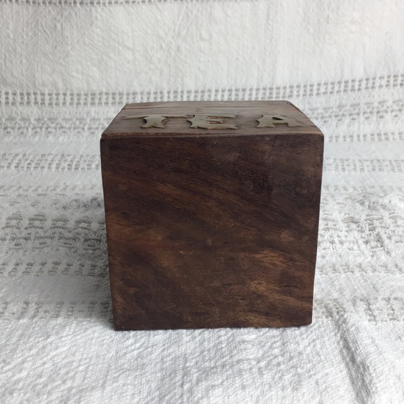 Wood and Brass Tea Storage Box - Picture 4 of 13